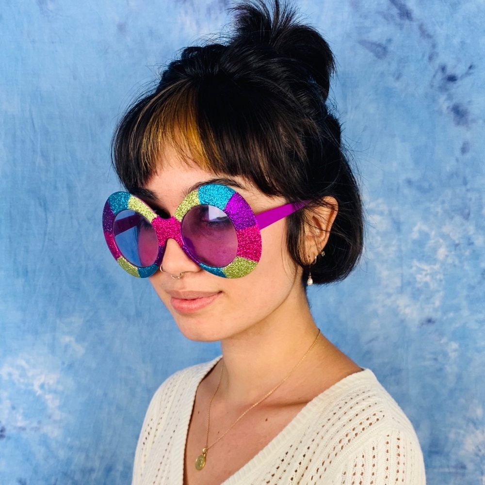 Crazy 1970s style glitter Marci grad sunglasses